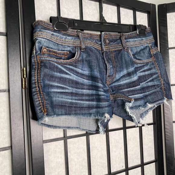 Refuge Distressed Mini Shorts Small 3 - Picture 4 of 9